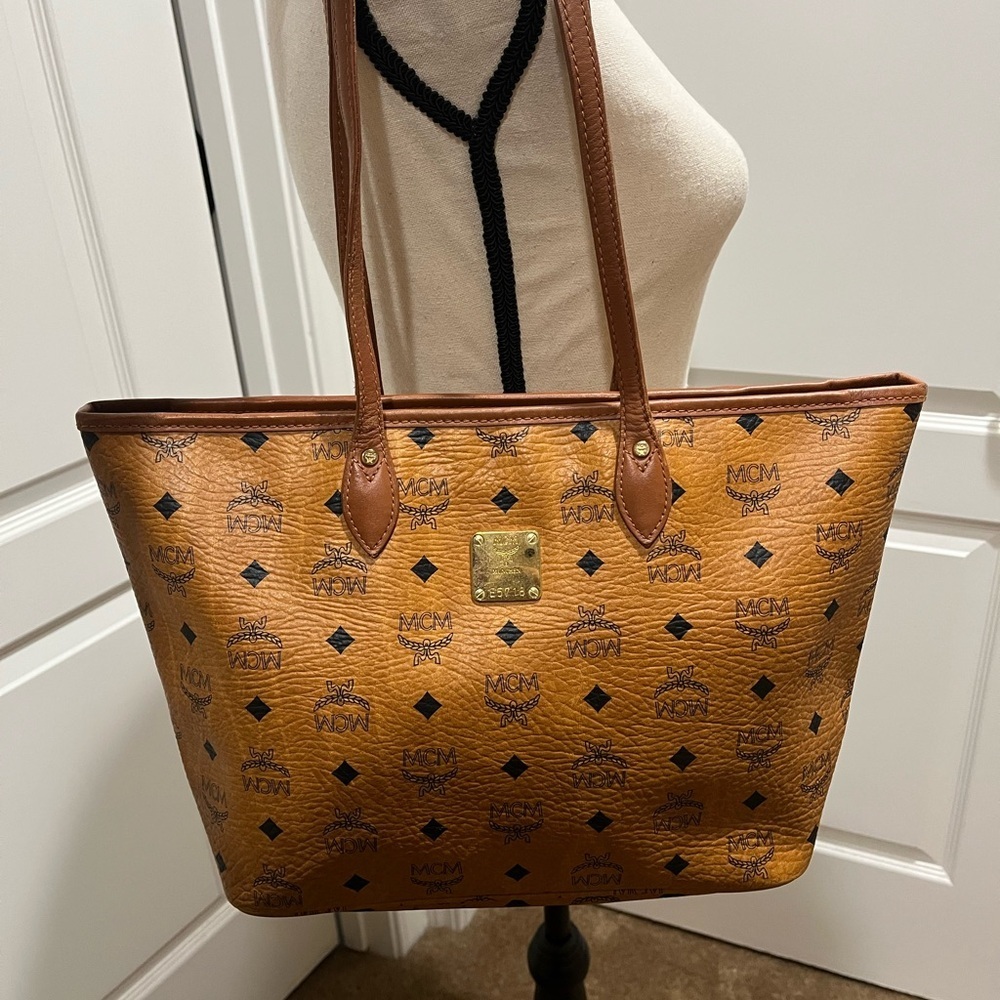 MCM COGNAC VISETOS SMALL ZIPPERED TOTE - Picture 14 of 15